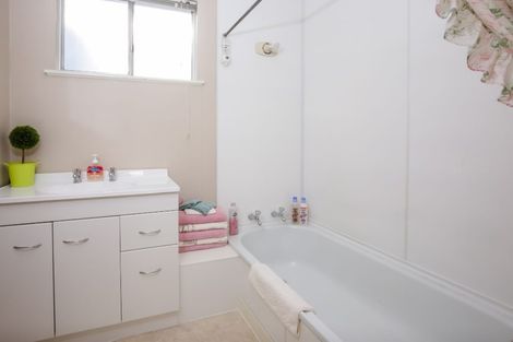 Photo of property in 194a Te Atatu Road, Te Atatu South, Auckland, 0610