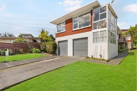 Photo of property in 1/2 Eban Avenue, Hillcrest, Auckland, 0627