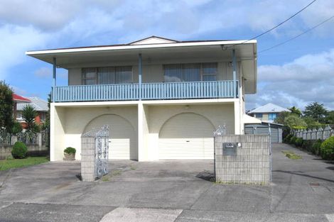 Photo of property in 91 Royal View Road, Te Atatu South, Auckland, 0610