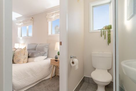 Photo of property in 9 Royal Street, Berhampore, Wellington, 6023