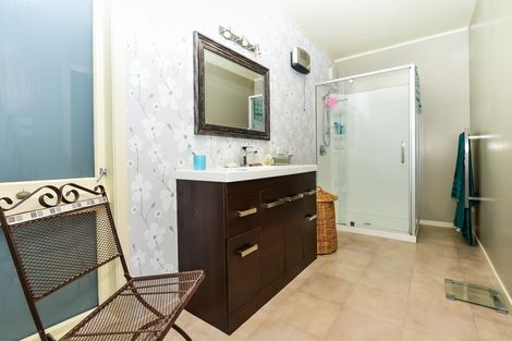 Photo of property in 15 Mclaren Place, Chedworth, Hamilton, 3210