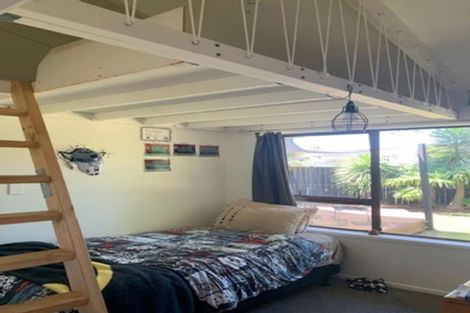 Photo of property in 2/42 Mirrabooka Avenue, Botany Downs, Auckland, 2010