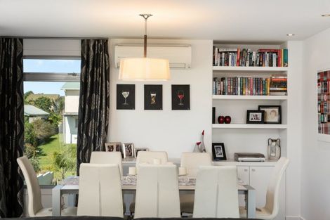 Photo of property in 116 Karewa Parade, Papamoa Beach, Papamoa, 3118