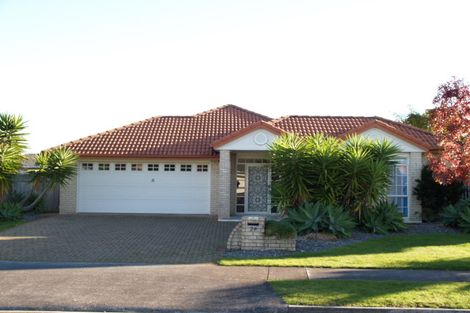 Photo of property in 24 Montecito Place, Golflands, Auckland, 2013