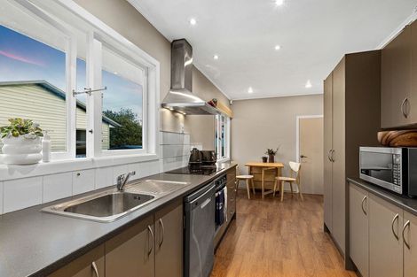 Photo of property in 67 Roberts Road, Te Atatu South, Auckland, 0610