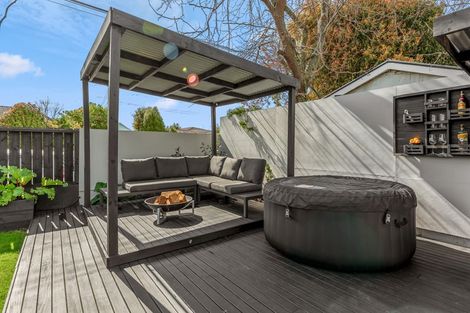 Photo of property in 16 Dinton Street, Russley, Christchurch, 8042