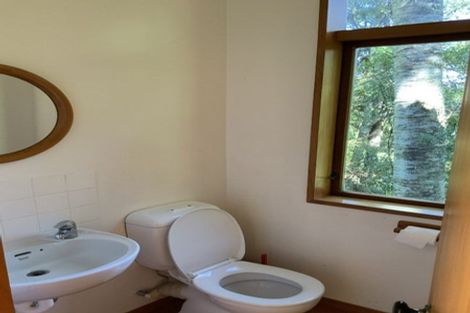 Photo of property in 44 Island Bay Road, Beach Haven, Auckland, 0626