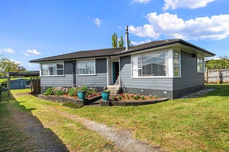 Photo of property in 25 Felgrove Street, Glendene, Auckland, 0602