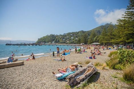 Photo of property in 6a Ferry Road, Days Bay, Lower Hutt, 5013