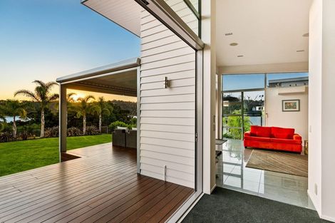 Photo of property in 8 Kerema Way, Schnapper Rock, Auckland, 0632