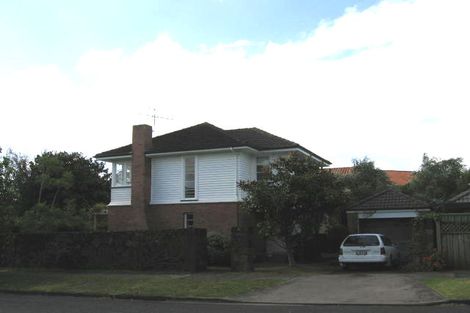 Photo of property in 1 Crete Avenue, Milford, Auckland, 0620