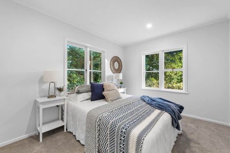 Photo of property in 11 Scenic Drive, Hillpark, Auckland, 2102