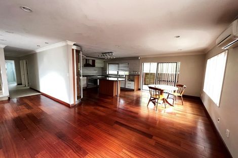 Photo of property in 4 Andara Close, Pinehill, Auckland, 0632