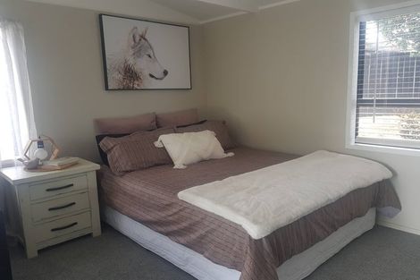 Photo of property in 19a Leaming Place, Clarks Beach, 2122