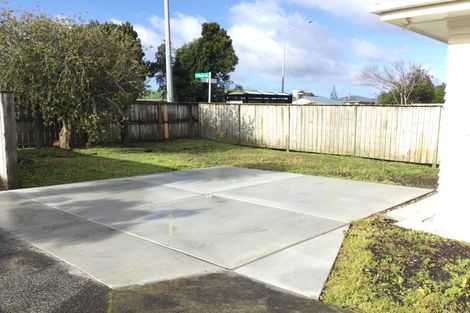 Photo of property in 208 Te Atatu Road, Te Atatu South, Auckland, 0610