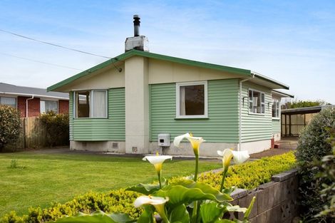 Photo of property in 12 Manu Crescent, Upper Vogeltown, New Plymouth, 4310