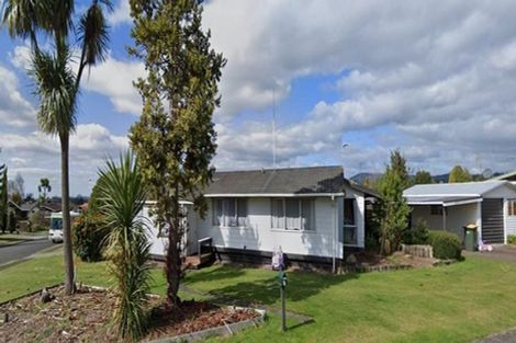 Photo of property in 2 Bata Place, Pomare, Rotorua, 3015