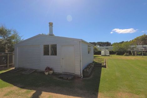 Photo of property in 13 Edinburgh Terrace, Foxton Beach, Foxton, 4815