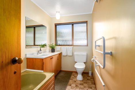 Photo of property in 12 Exploration Way, Whitby, Porirua, 5024
