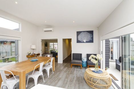 Photo of property in 92 Rosalie Terrace, Kelvin Grove, Palmerston North, 4414