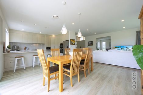 Photo of property in 16 Fruitlands Road, Kumeu, 0810