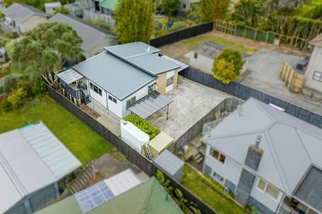 Photo of property in 16a Pine Avenue, Henderson, Auckland, 0612