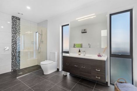 Photo of property in 5 Nancy Lane, Wanaka, 9305