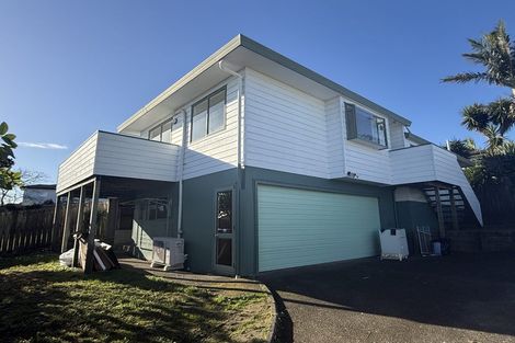 Photo of property in 2/4 Stanley Road, Glenfield, Auckland, 0629
