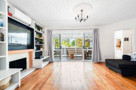 Photo of property in 15 Matthews Crescent, Melville, Hamilton, 3206