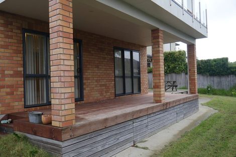 Photo of property in 24 Armstrong Farm Drive, East Tamaki Heights, Auckland, 2016