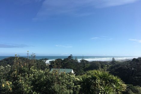 Photo of property in 25 Domain Crescent, Muriwai, Waimauku, 0881