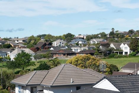 Photo of property in 2/5 Perendale Close, Somerville, Auckland, 2014