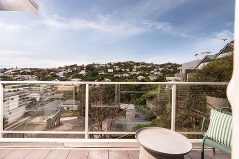 Photo of property in 21 Kopiko Way, Brooklyn, Wellington, 6021