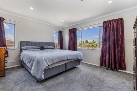 Photo of property in 52 Belfry Place, Wattle Downs, Auckland, 2103