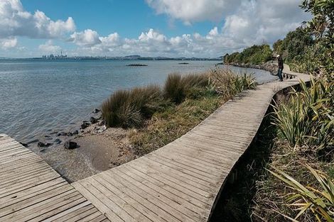 Photo of property in 1c Waione Avenue, Te Atatu Peninsula, Auckland, 0610