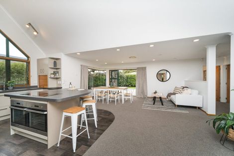Photo of property in 86 Pahiatua Street, Hokowhitu, Palmerston North, 4410