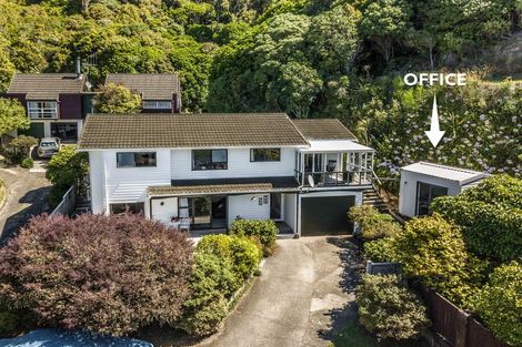 Photo of property in 29 Balliol Drive, Tawa, Wellington, 5028