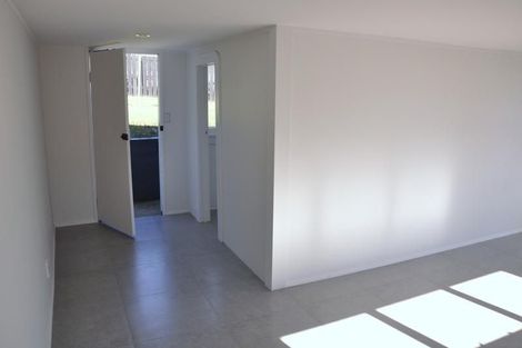 Photo of property in 52 Hobart Crescent, Wattle Downs, Auckland, 2103