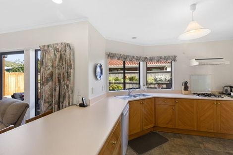 Photo of property in 2/72 Trafalgar Street, Waterloo, Lower Hutt, 5011