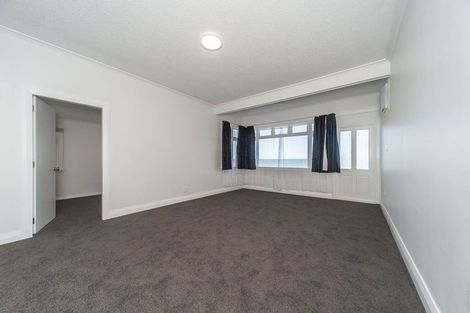 Photo of property in 33 Moa Point Road, Moa Point, Wellington, 6022