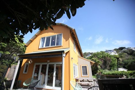 Photo of property in 5 Awa Road, Miramar, Wellington, 6022