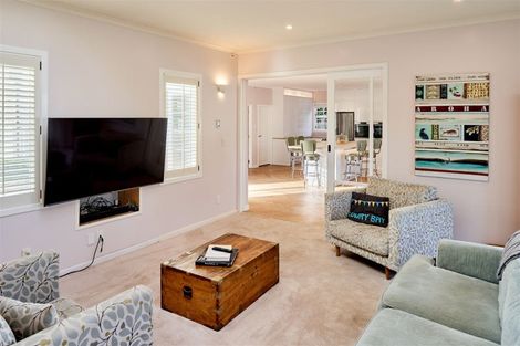 Photo of property in 25 Cheviot Road, Lowry Bay, Lower Hutt, 5013