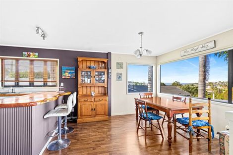 Photo of property in 689 Beach Road, Rothesay Bay, Auckland, 0630