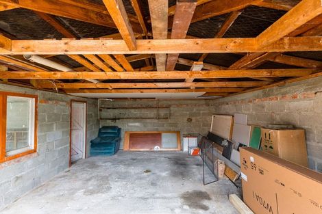 Photo of property in 81 Timaru Road, Waimate, 7924