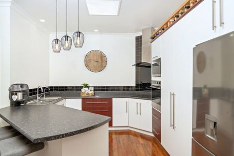 Photo of property in 1 The Fairway, Whakatane, 3120