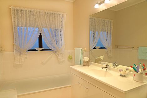 Photo of property in 2/34 Great South Road, Papakura, 2110