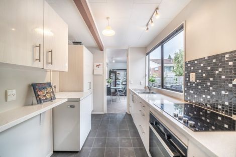 Photo of property in 1 Garth Lane, Maoribank, Upper Hutt, 5018