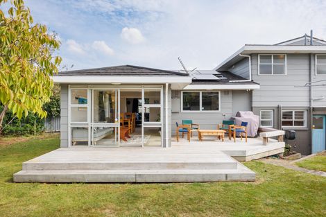 Photo of property in 10 Westhaven Grove, Takaro, Palmerston North, 4412