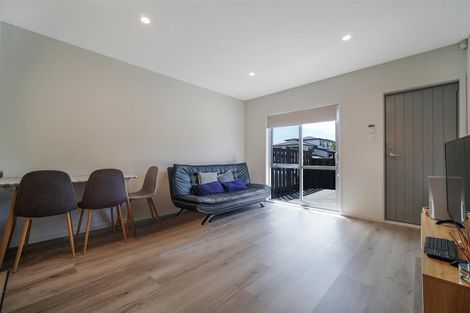 Photo of property in 64b Crestview Rise, Papakura, 2110