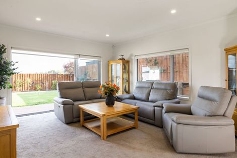 Photo of property in 28 Waireka Road, Rototuna North, Hamilton, 3210